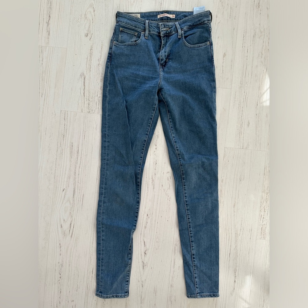 Levi high rise skinny jean